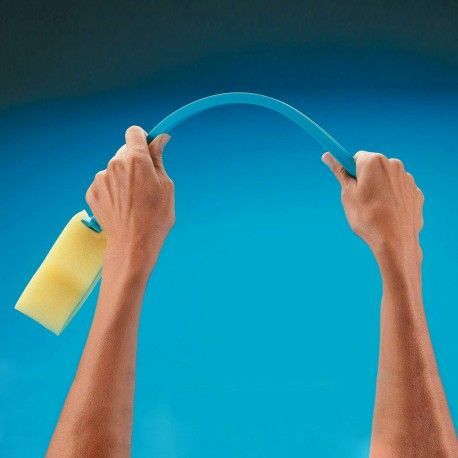 Esponja con mango flexible